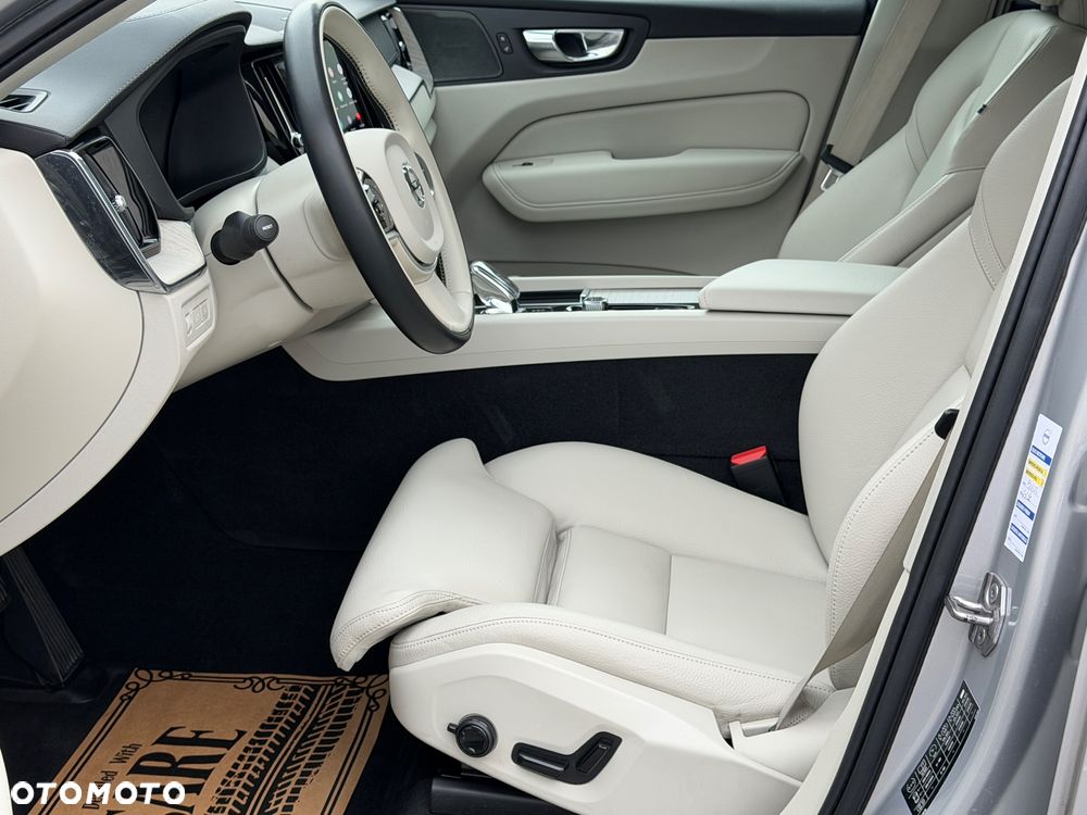 Volvo XC 60 T6 Plug-In Hybrid AWD Inscription - 8