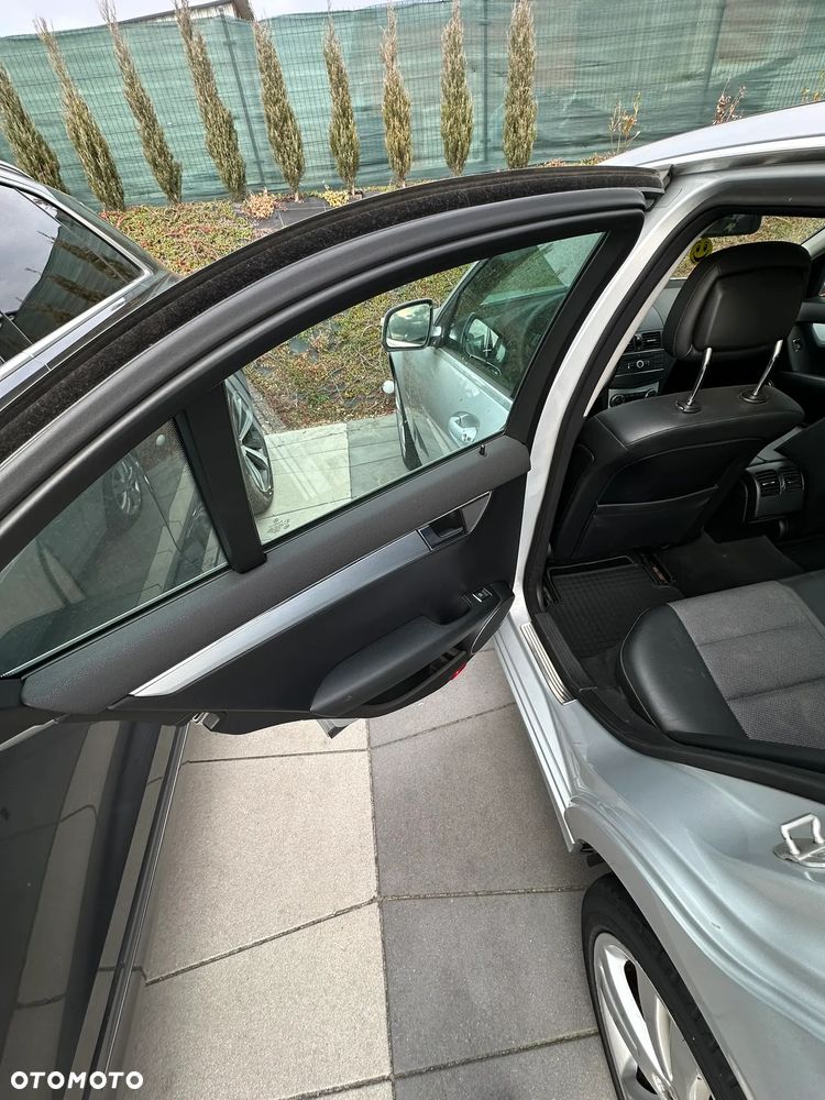 Mercedes-Benz Klasa C 200 CDI Avantgarde - 14
