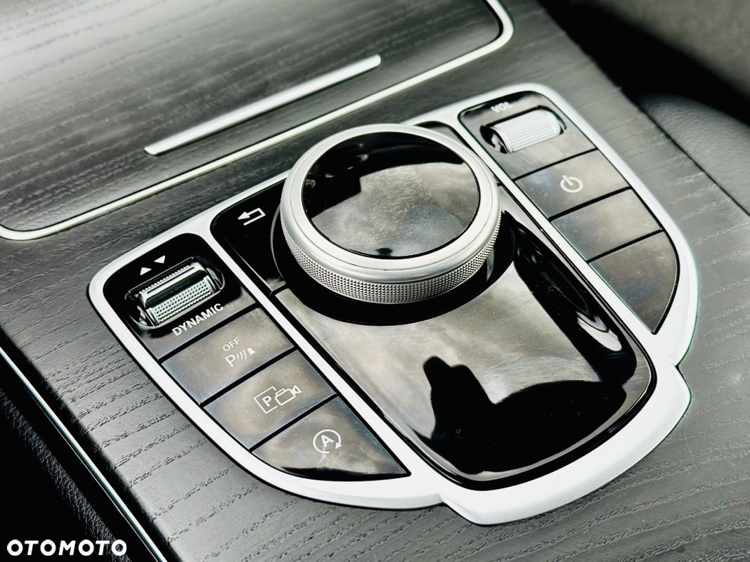 Mercedes-Benz Klasa C 220 d T 9G-TRONIC AMG Line - 36