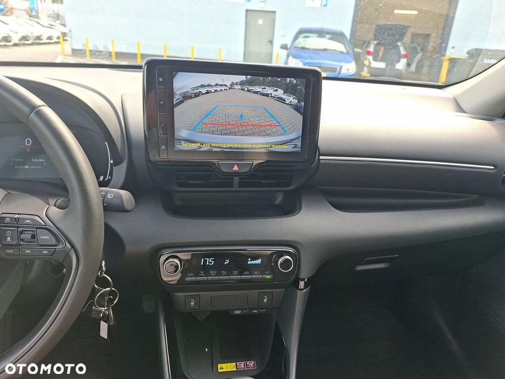 Toyota Yaris Hybrid 1.5 Style - 17