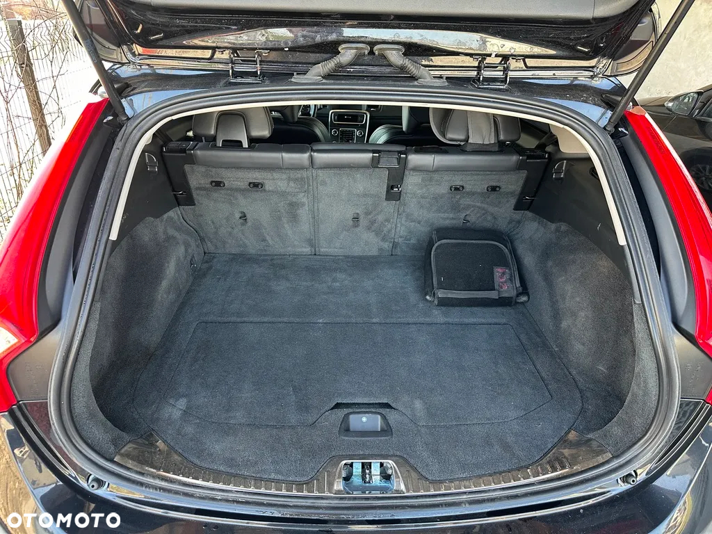 Volvo V60 D5 AWD Summum - 11