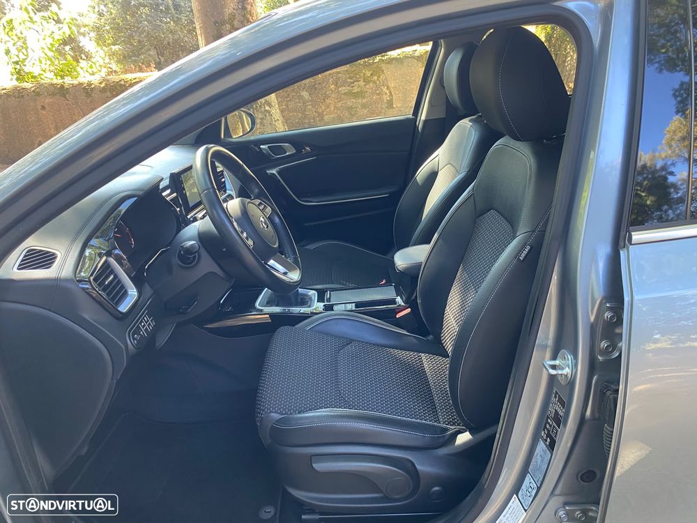 Kia XCeed 1.6 CRDi Tech+SRF - 24