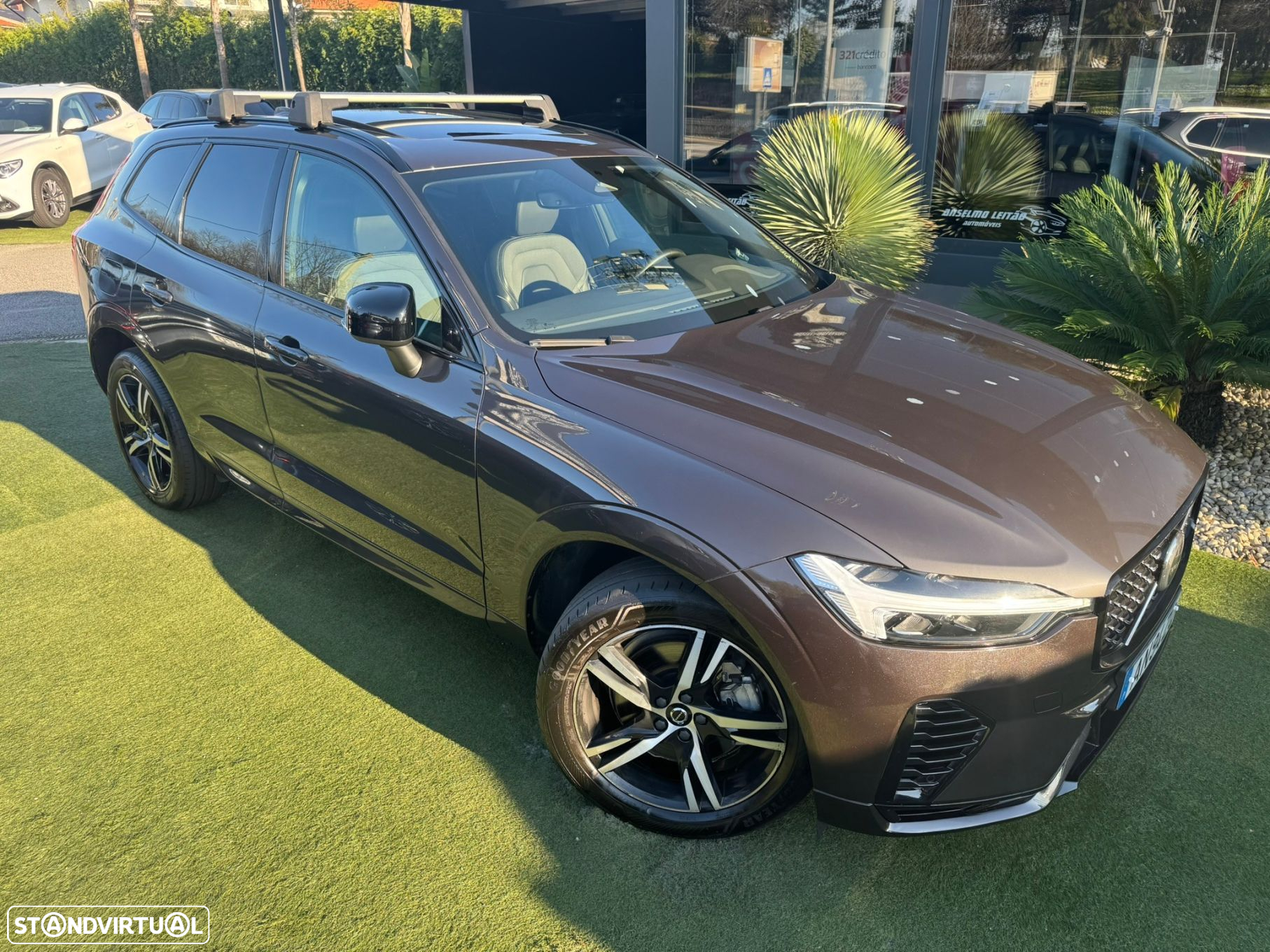 Volvo XC 60 2.0 T6 PHEV R-Design AWD - 11