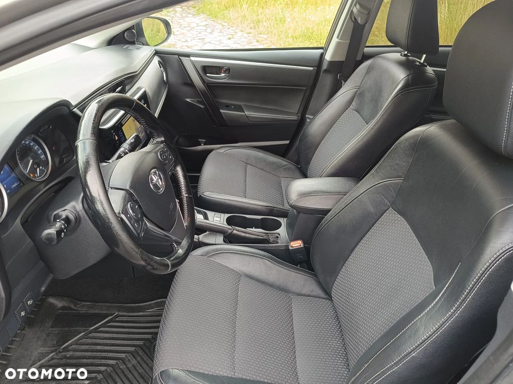 Toyota Corolla 1.6 Prestige MS - 24