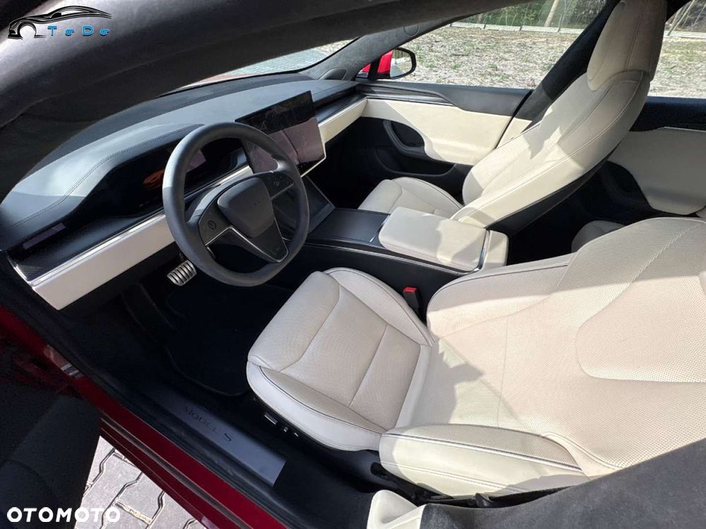 Tesla Model S - 18