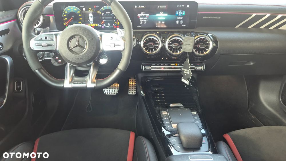 Mercedes-Benz CLA AMG 45 S 4-Matic 8G-DCT - 40