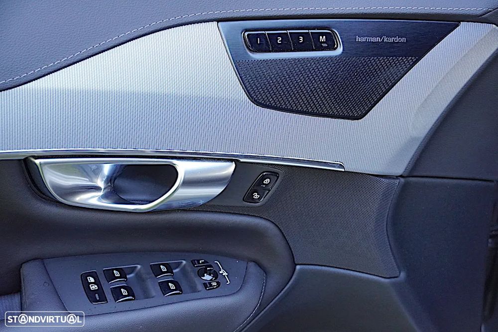 Volvo XC 90 2.0 T8 PHEV Plus Dark AWD - 17