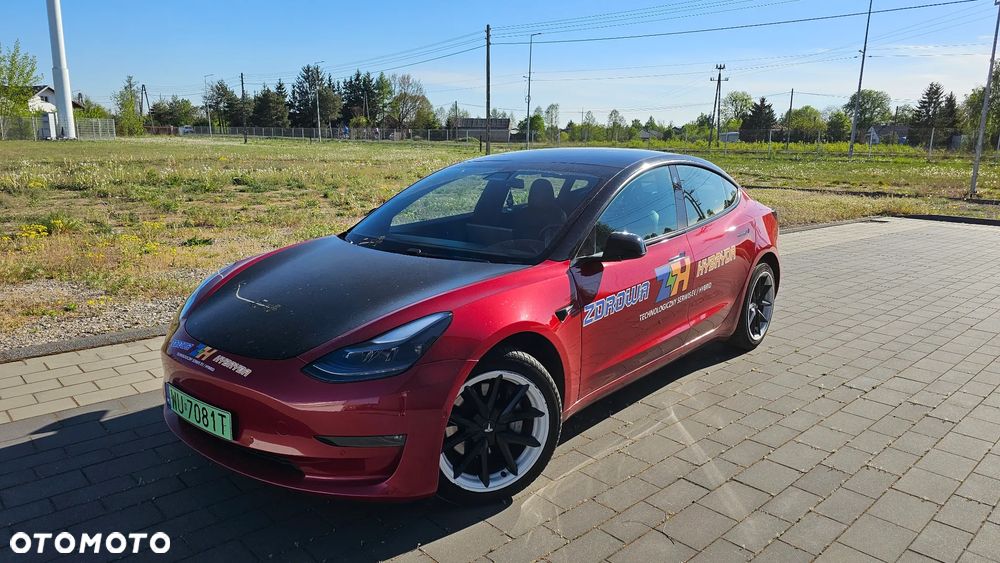 Tesla Model 3 - 1