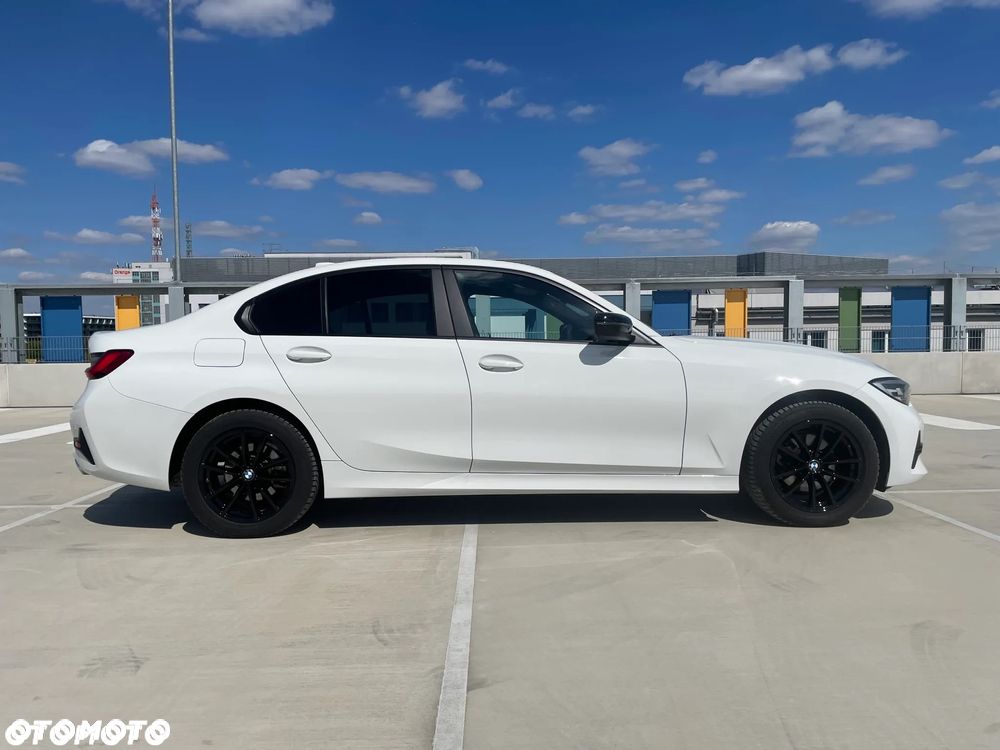 BMW Seria 3 320i xDrive Sport Line sport - 9