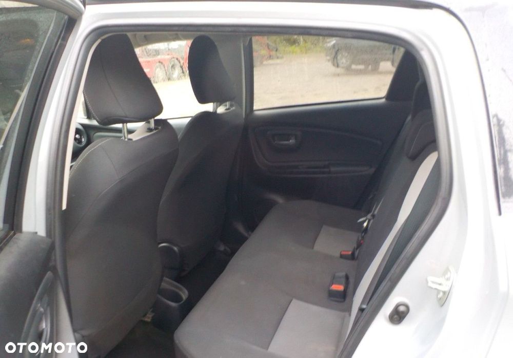 Toyota Yaris - 24