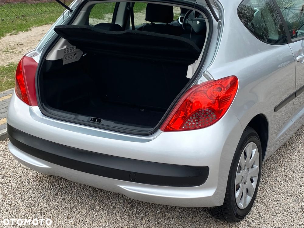 Peugeot 207 75 Urban Move - 19