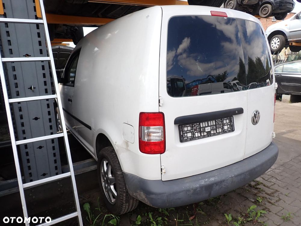 CZĘŚCI - Vw Caddy III 2K 1,9 TDI 105KM BLS MINIVAN 5B JCS lakier LB9A 2009r. INDEX - 10068 - 4