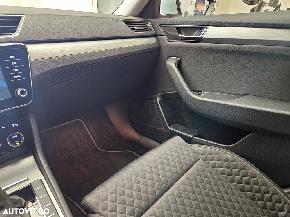 Skoda Superb 2.0 TDI DSG Ambition - 26