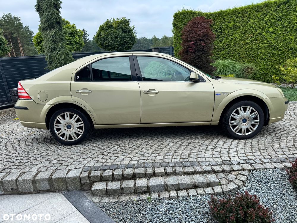 Ford Mondeo - 10