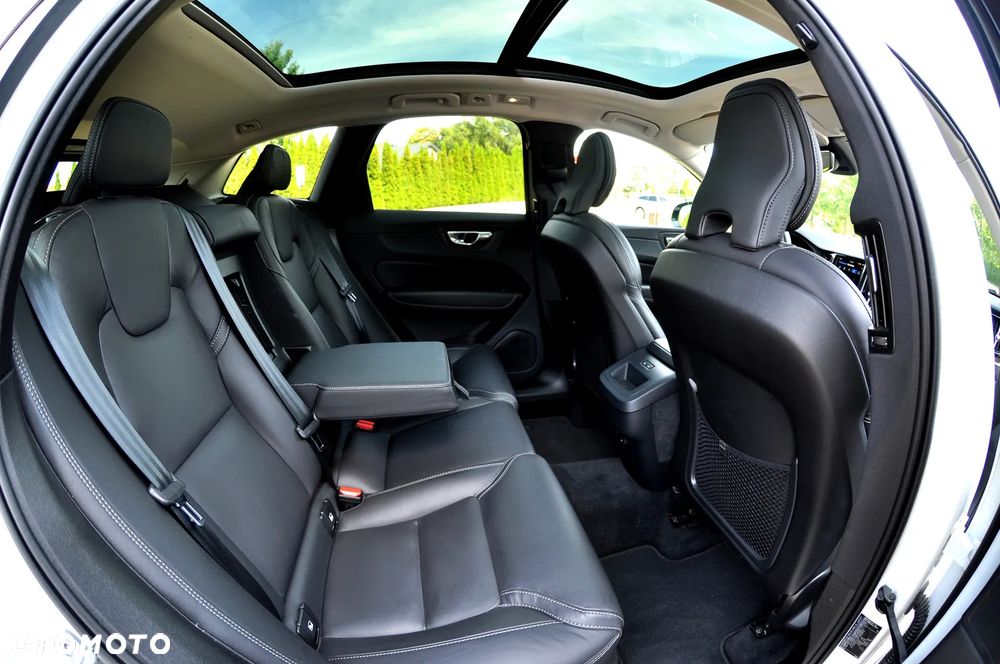 Volvo XC 60 B4 D Ultimate Dark - 27