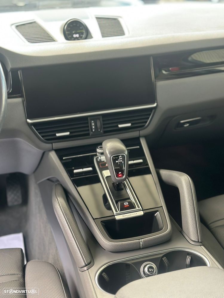 Porsche Cayenne Coupé E-Hybrid - 18