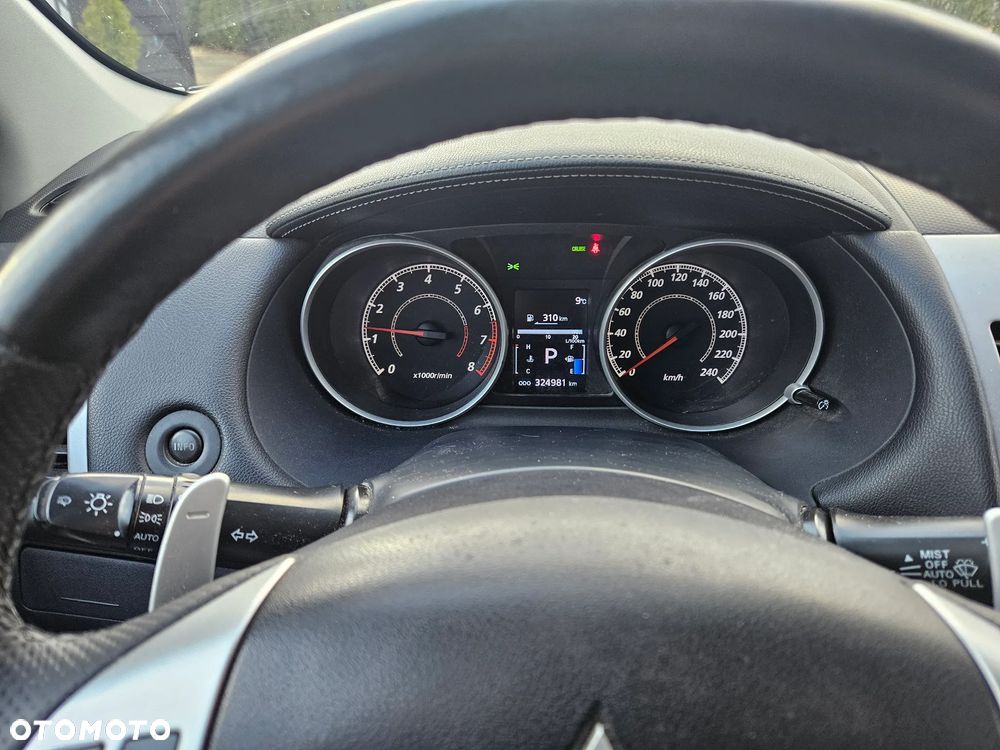 Mitsubishi Outlander 2.4 4WD CVT Instyle - 8