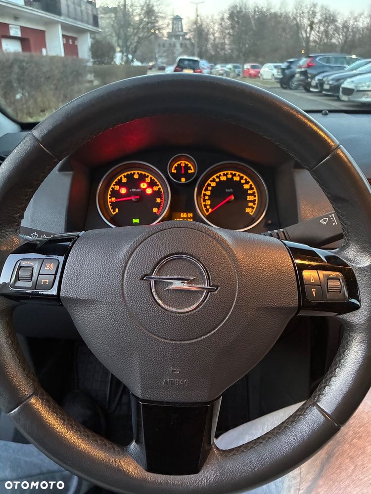 Opel Astra 1.6 Turbo - 14
