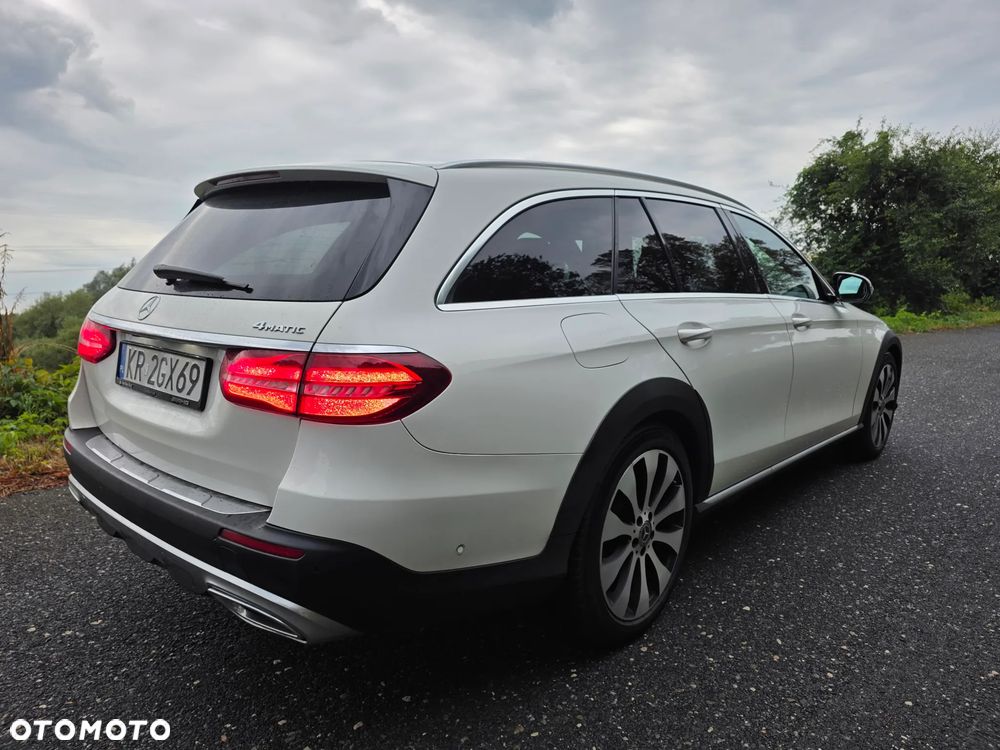 Mercedes-Benz Klasa E 220 d 4-Matic All-Terrain - 3