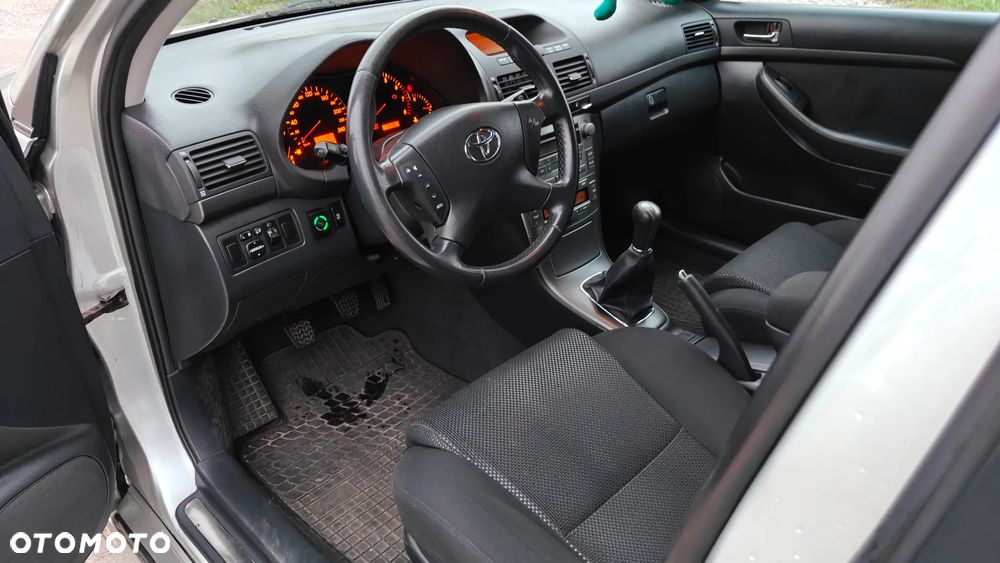 Toyota Avensis 1.8 VVT-i Luna - 13