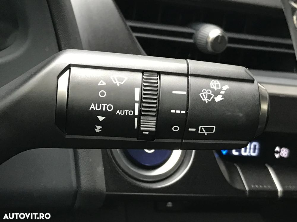 Lexus UX 250h (E-FOUR) Business Edition - 22