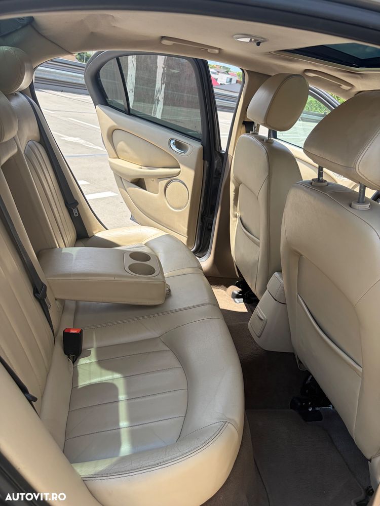 Jaguar X-Type 2.0 TD Luxury - 11