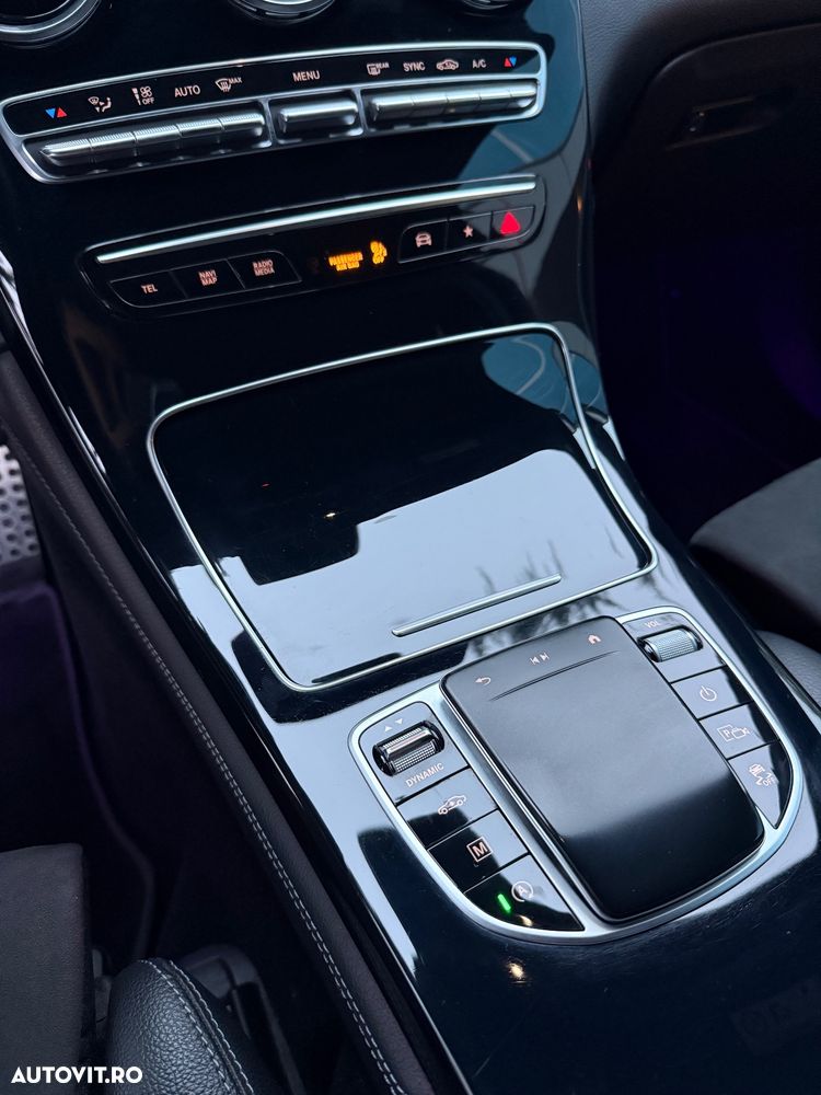 Mercedes-Benz GLC 300 d 4Matic 9G-TRONIC AMG Line - 38