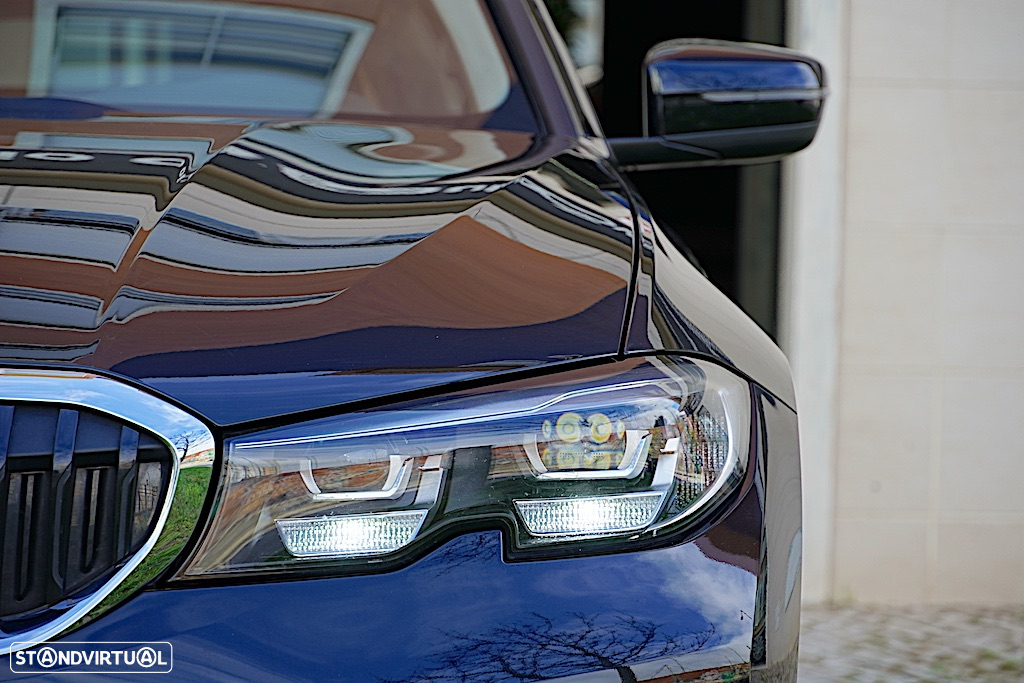 BMW 318 d Touring Auto - 8