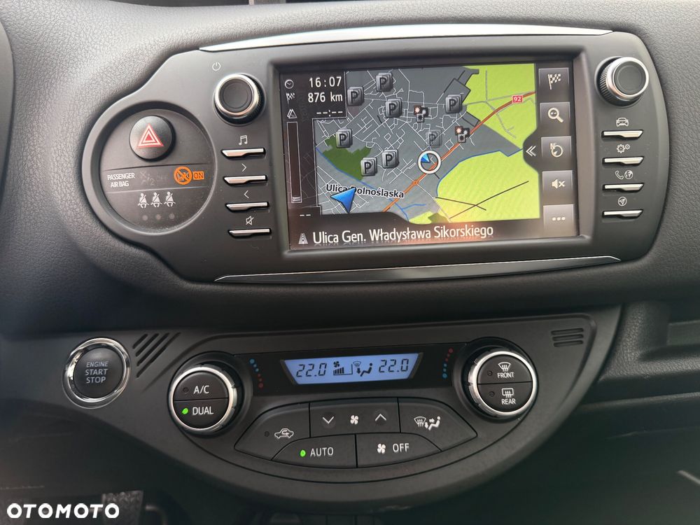 Toyota Yaris 1.5 Premium - 26