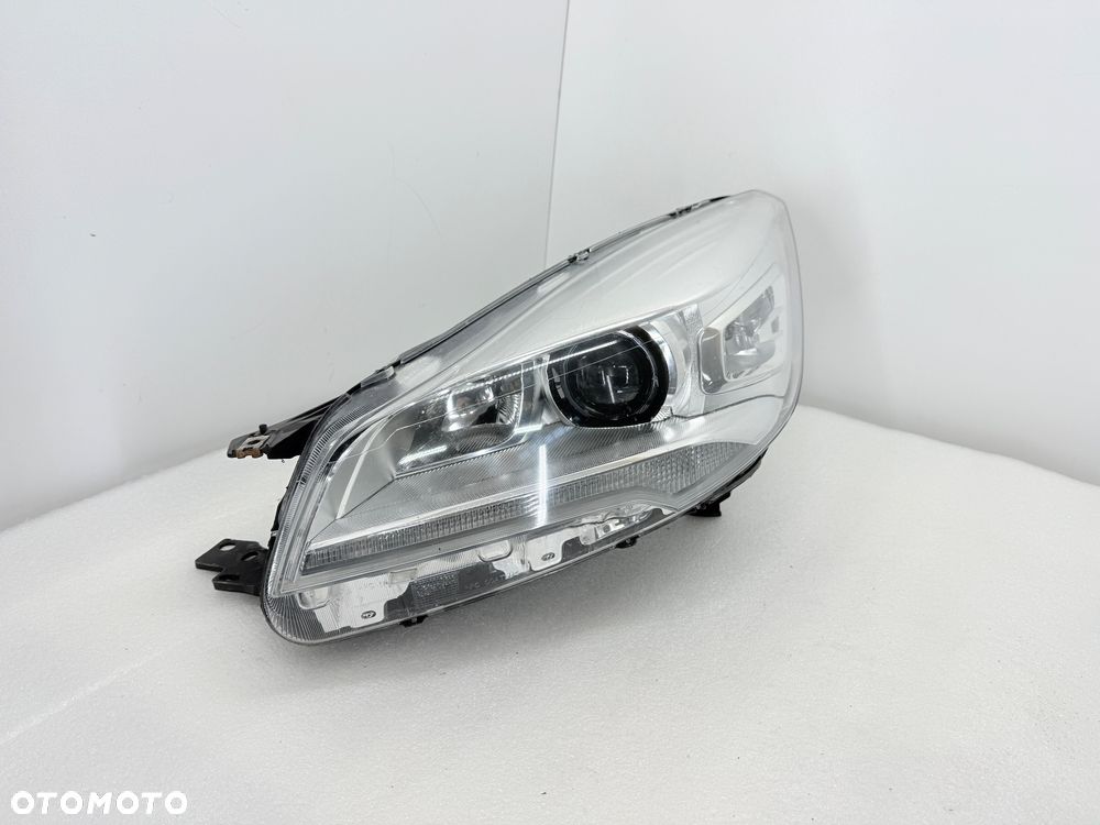 Lampa przednia lewa Ford Kuga II MK2 XENON