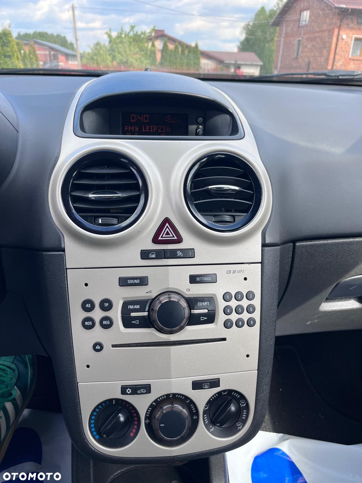 Opel Corsa 1.4 16V - 15