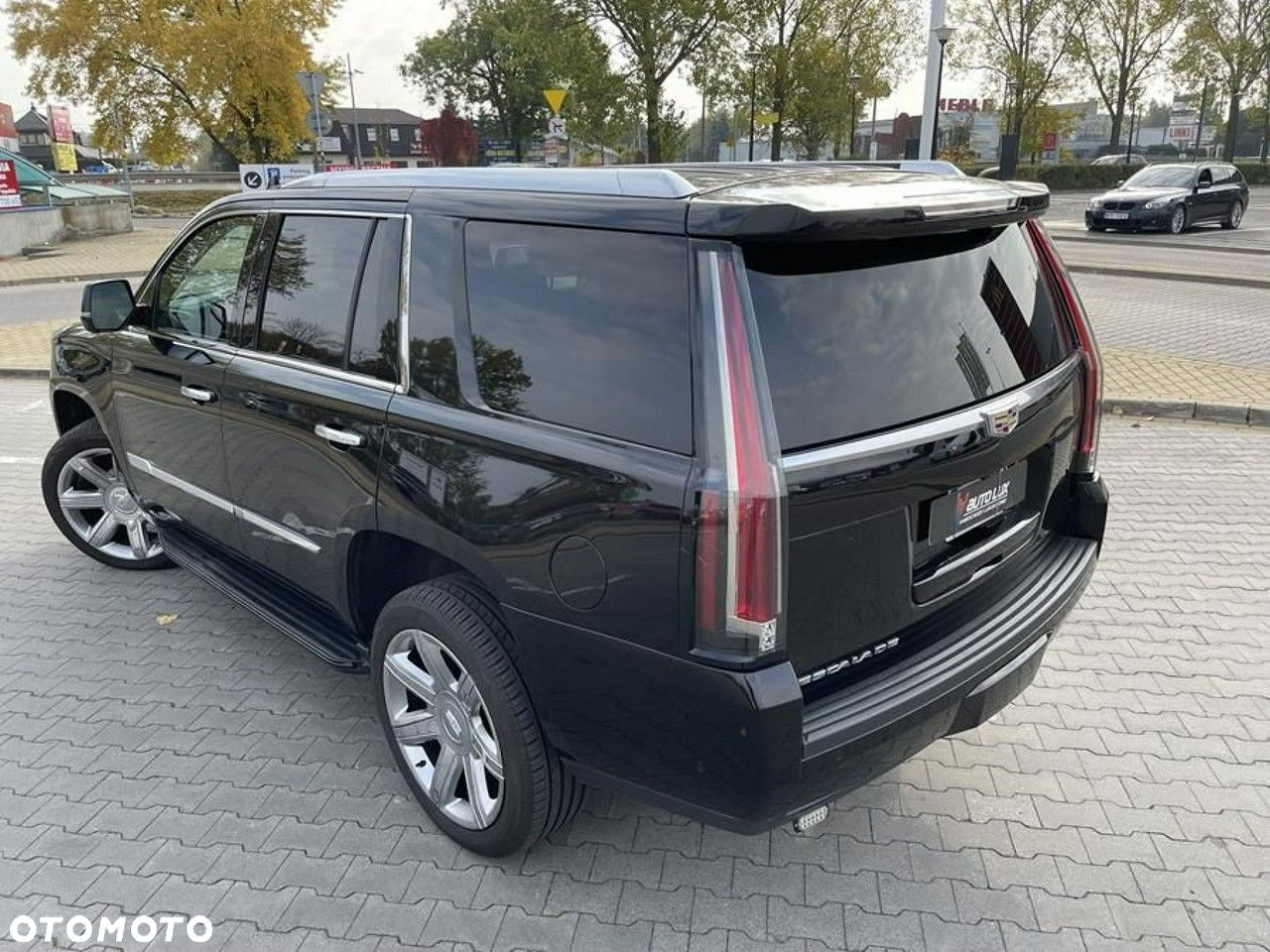Cadillac Escalade - 5