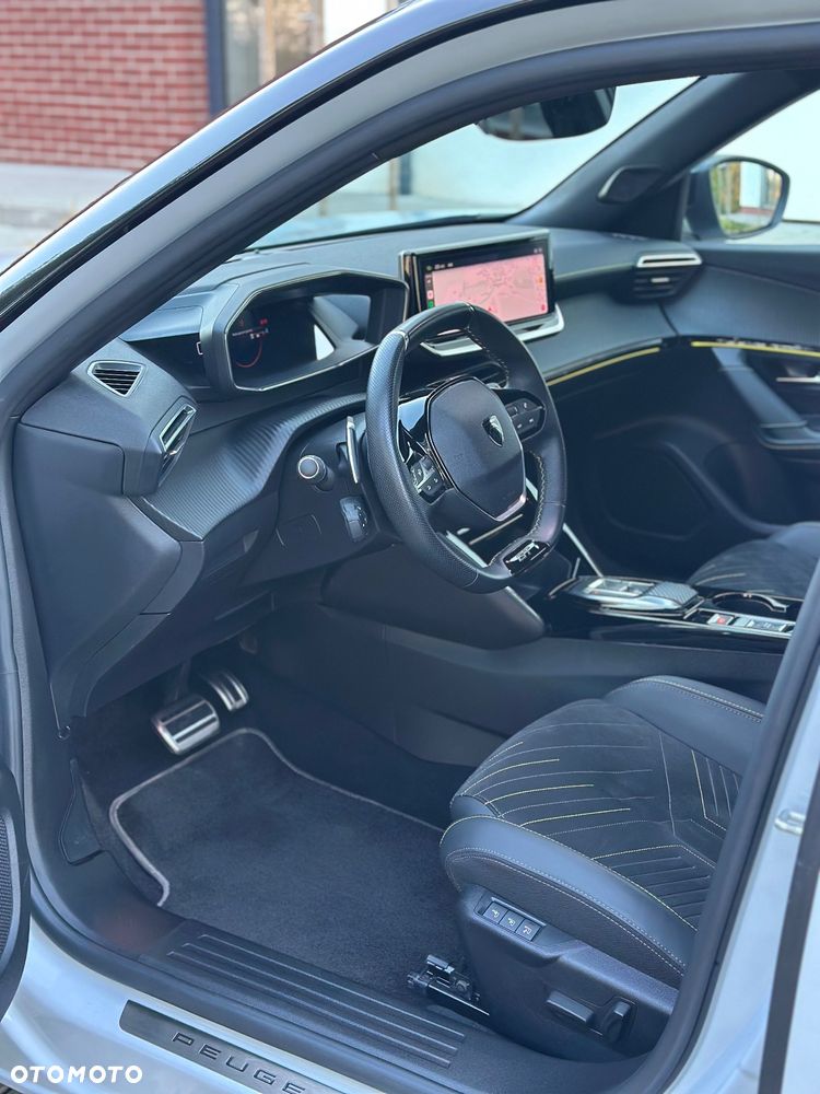 Peugeot 2008 PureTech 130 EAT8 GT Exclusive - 18