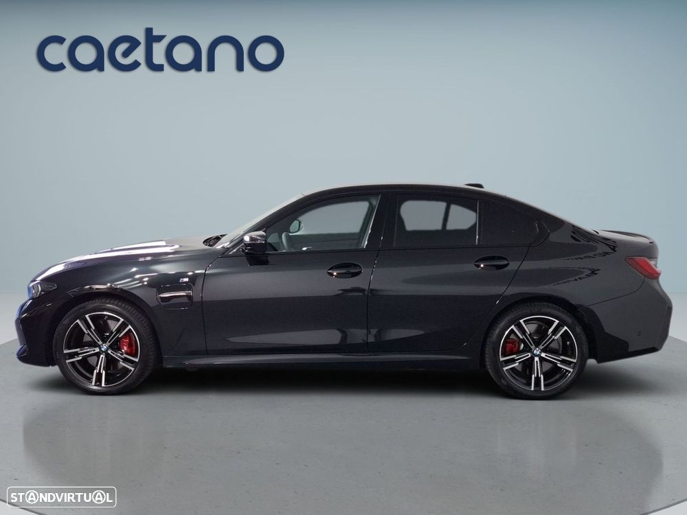 BMW 330 e Pack Desportivo M Pro Auto - 3