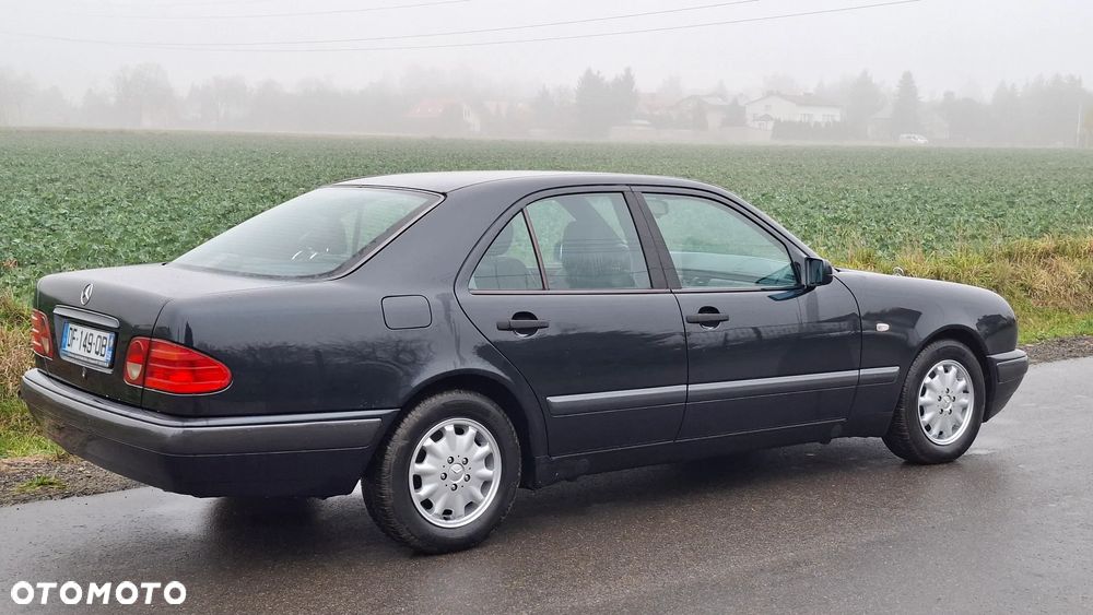 Mercedes-Benz Klasa E - 20