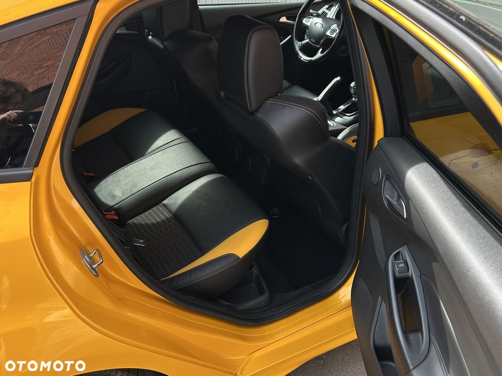 Ford Focus 2.0 EcoBoost ST mit Leder-Sport-Paket - 23