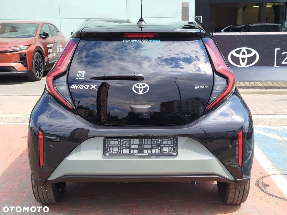 Toyota Aygo X Hybrid 1.5 Style e-CVT - 5