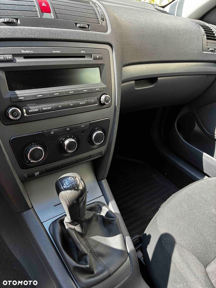 Skoda Octavia 1.6 Ambition - 6