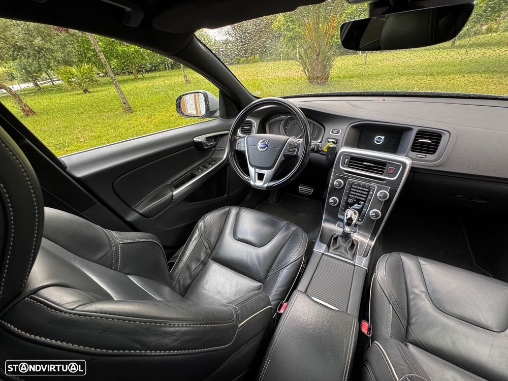 Volvo V60 D6 Twin Engine Geartronic RDesign - 12