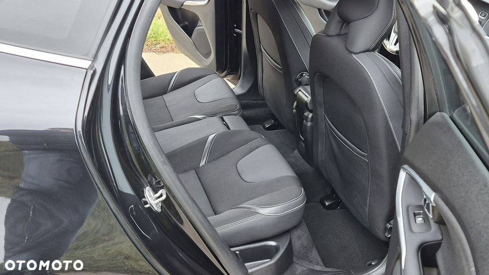 Volvo V40 D2 Momentum - 10