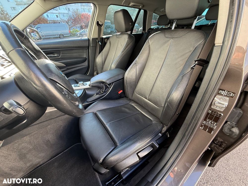 BMW Seria 3 320d Touring Aut. Efficient Dynamics Edition - 13