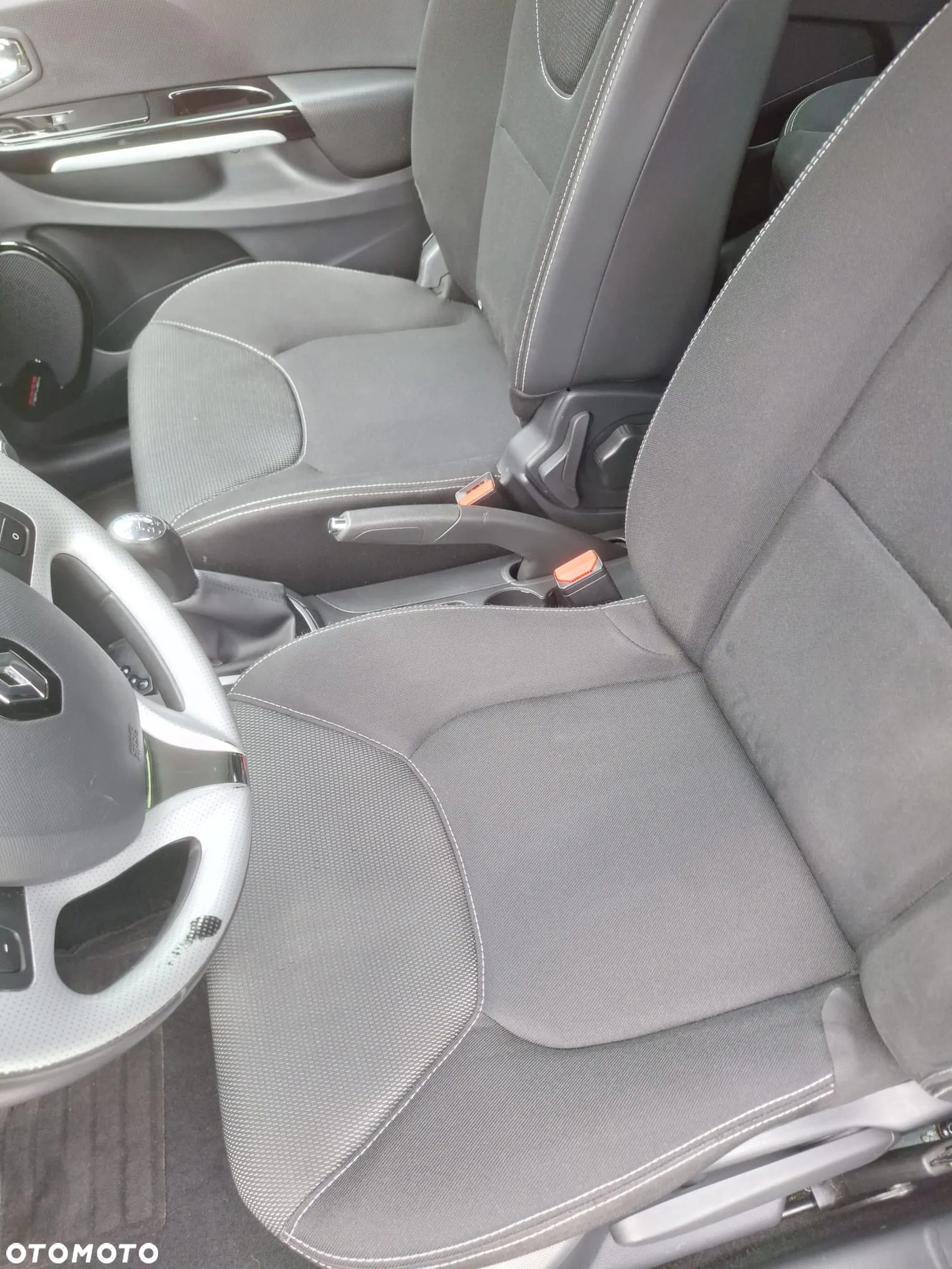 Renault Clio (Energy) TCe 90 Bose Edition - 24
