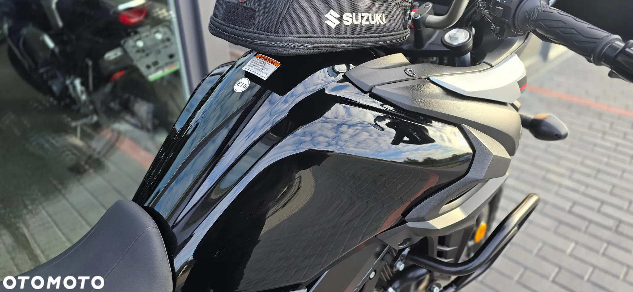 Suzuki DL - 15