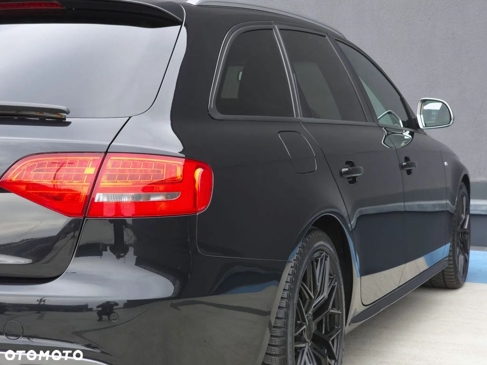 Audi S4 Avant S tronic - 32