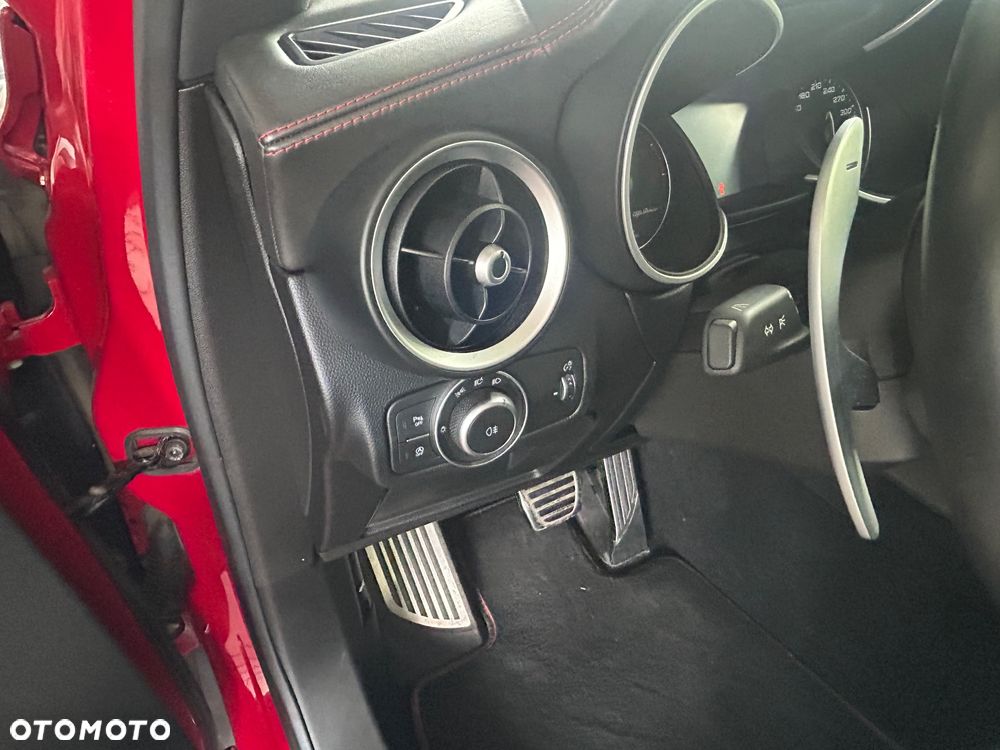 Alfa Romeo Stelvio 2.9 V6 Bi-Turbo Quadrifoglio Niring Q4 - 6