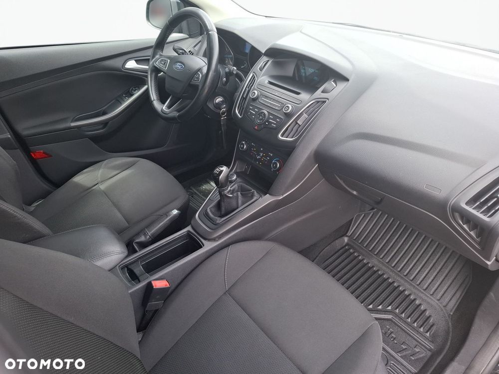 Ford Focus 1.6 Trend - 23