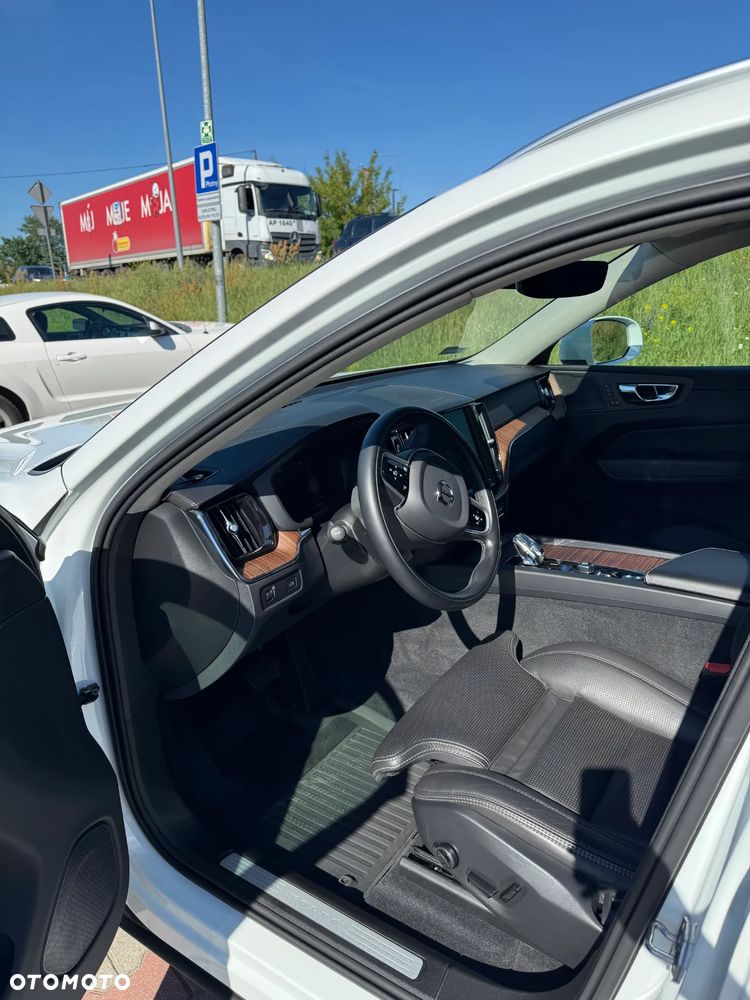 Volvo XC 60 B5 D AWD Inscription - 12