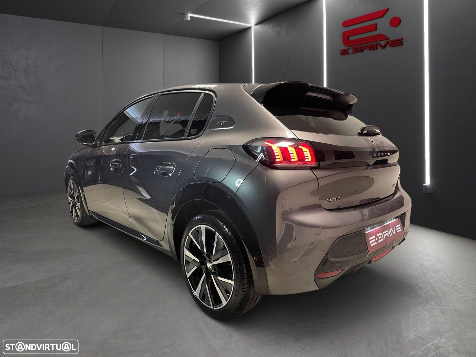 Peugeot 208 PureTech 130 EAT8 GT - 4