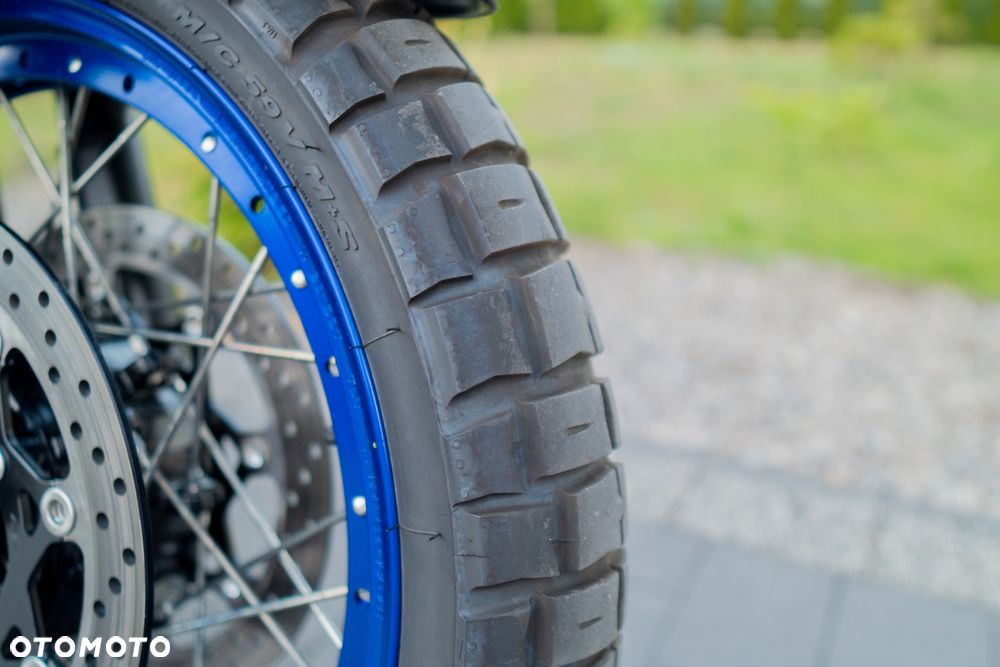 Suzuki V-STROM - 12