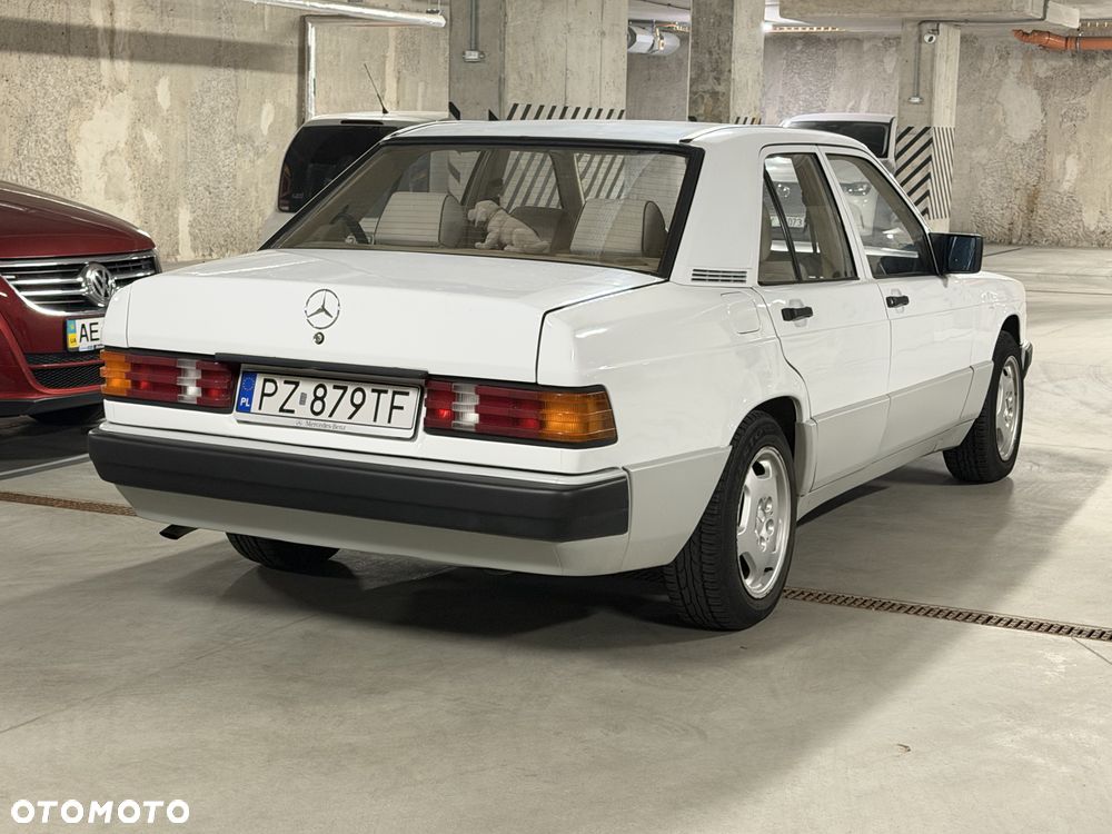 Mercedes-Benz W201 (190) - 3